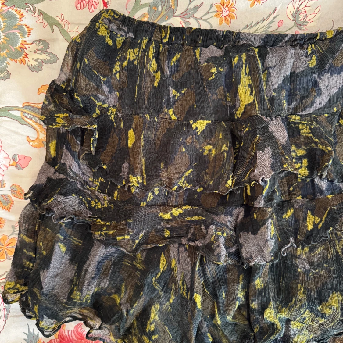 Mönstrad volangkjol från IRO