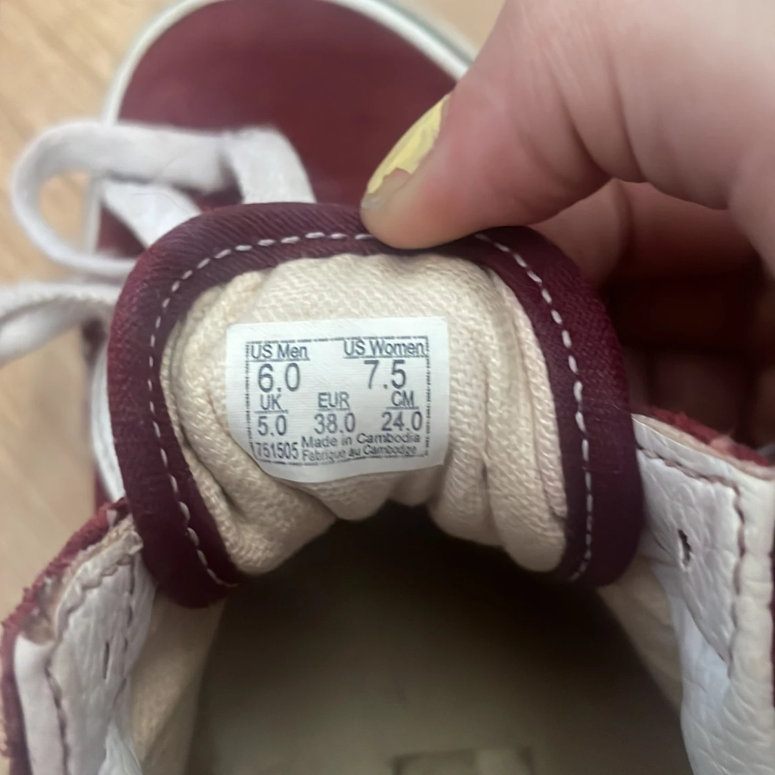 Vinröda Vans canvas sneakers - 2