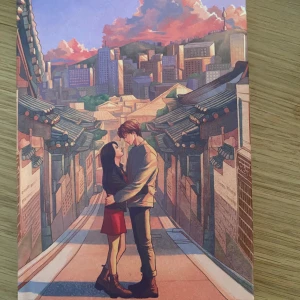 XOXO - Hardcover bok, liknar ett k-drama med k-pop idoler och hemliga förhållanden. Boken är på engelska