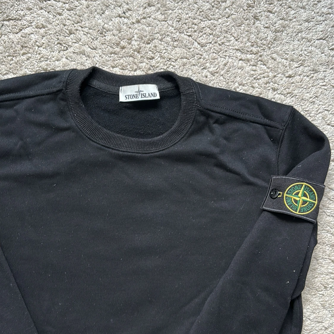 Svart sweatshirt från Stone Island - 1
