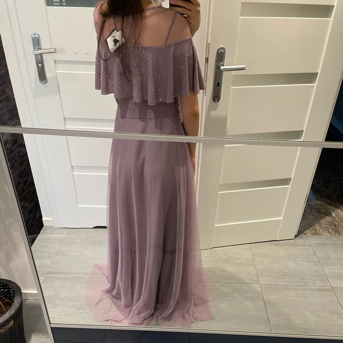 Lång lila glittrig klänning med spets - 2