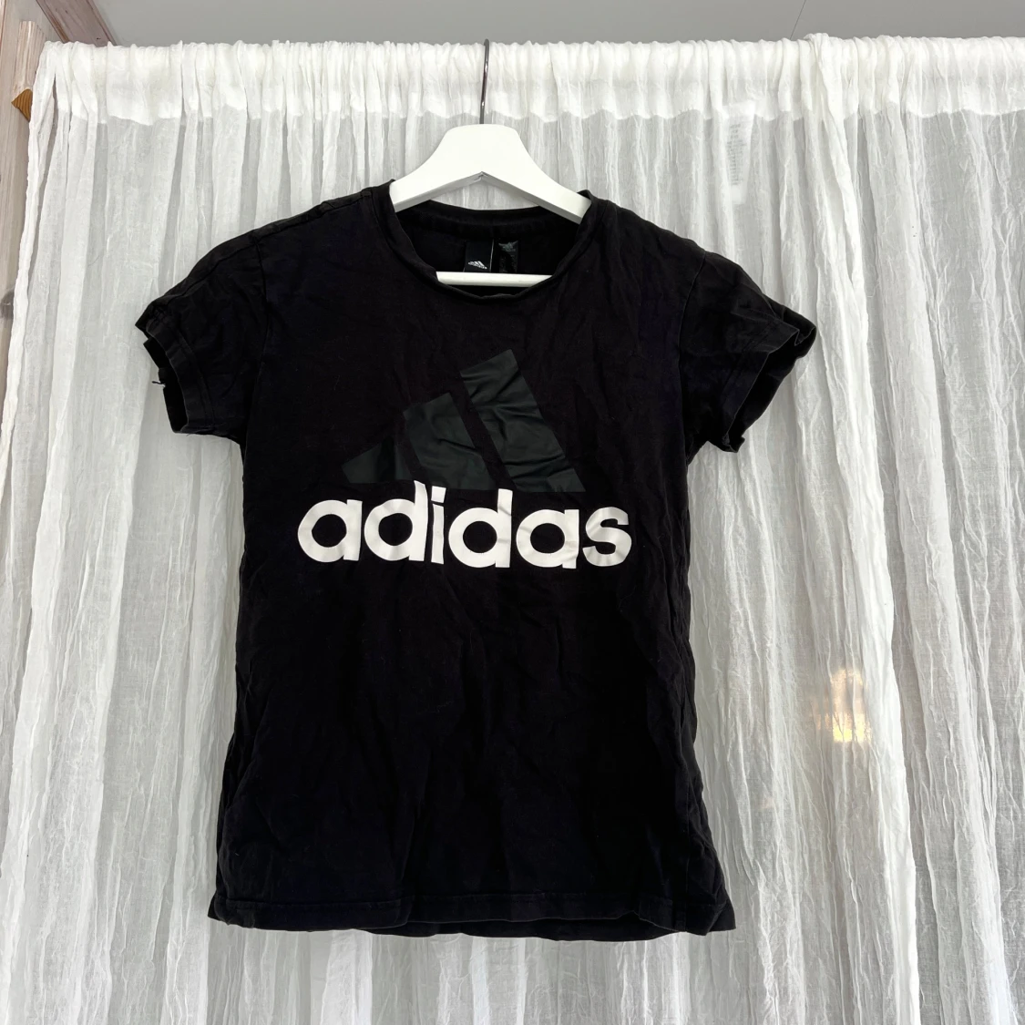 Svart Adidas t-shirt