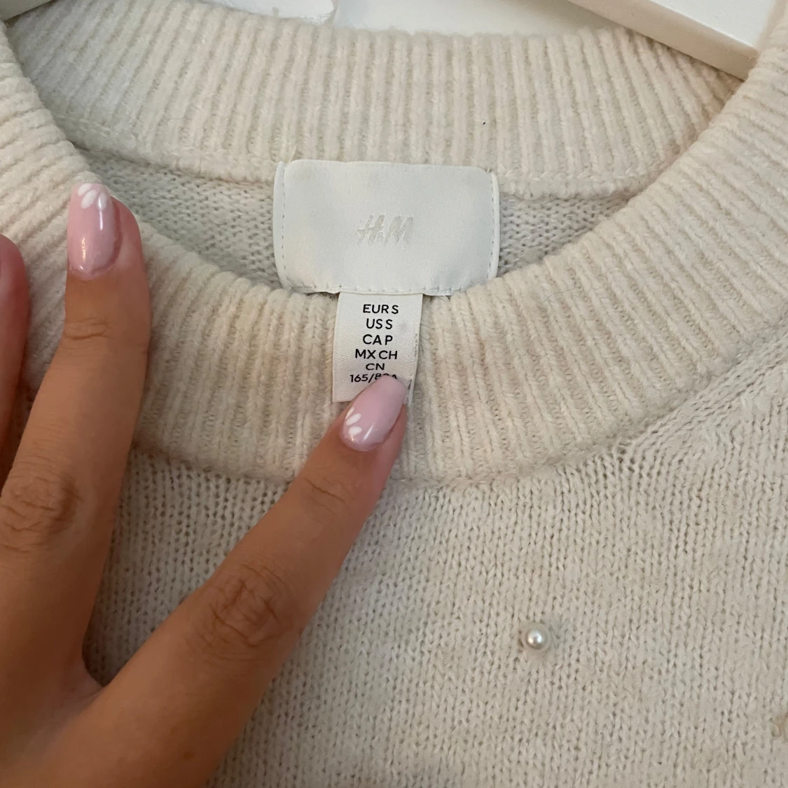 Beige stickad tröja med pärlor H&M - 1