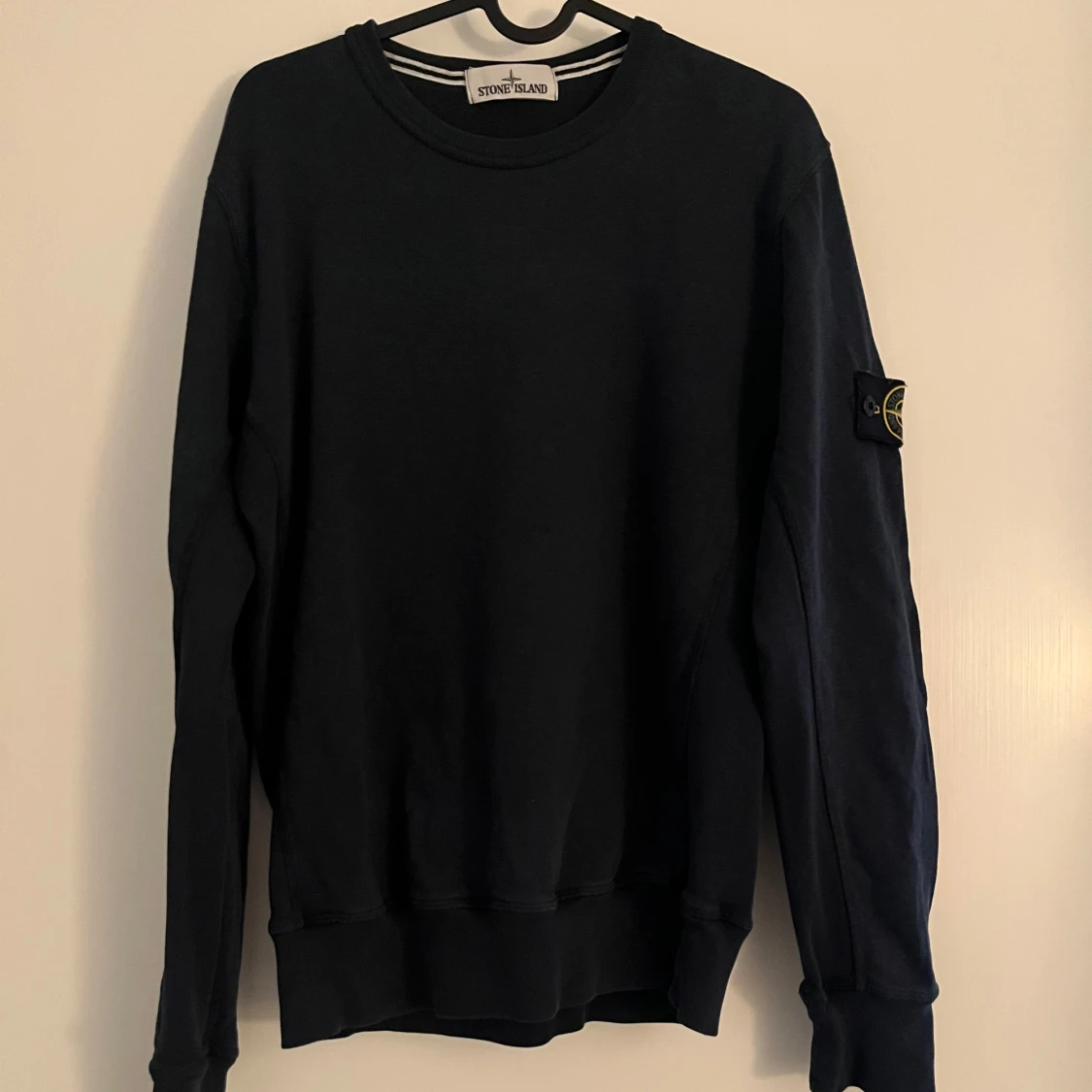 Svart sweatshirt från Stone Island M