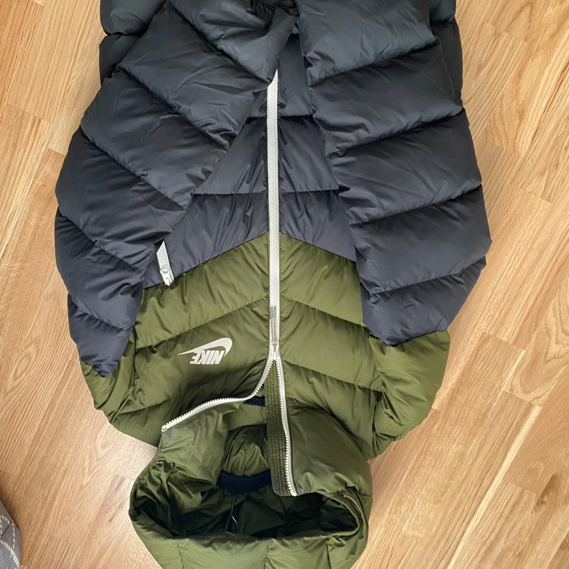 Nike pufferjacka i svart och olivgrön S - 3