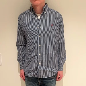 Ralph lauren skjorta - Ralph lauren skjorta | Skick - 9,5/10 | Size - M (passar M/L) | Hör av dig vid minsta fråga eller fundering // RDL