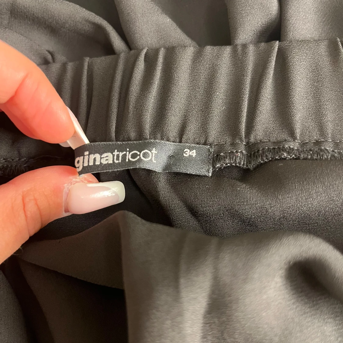 Svart volangkjol från Gina Tricot - 2