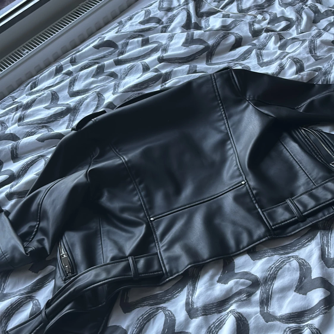 Svart skinnjacka från Zara, S - 2