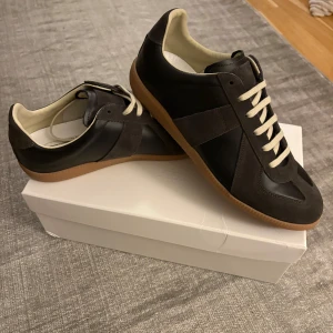 Maison Margiela GAT - Masion Margiela GAT storlek 42 i utmärkt skick allt OG ingår.