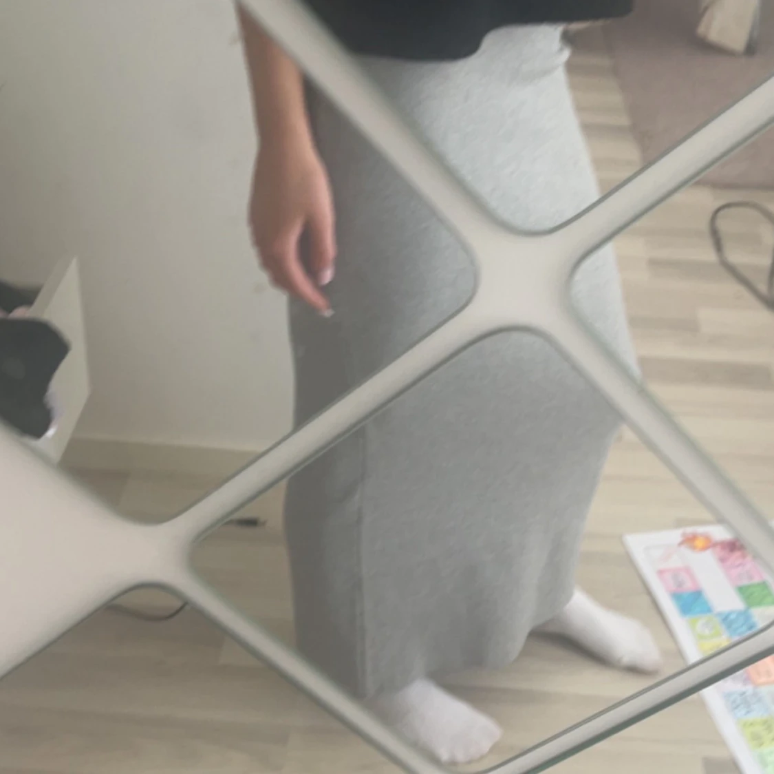 Grå stickad långkjol