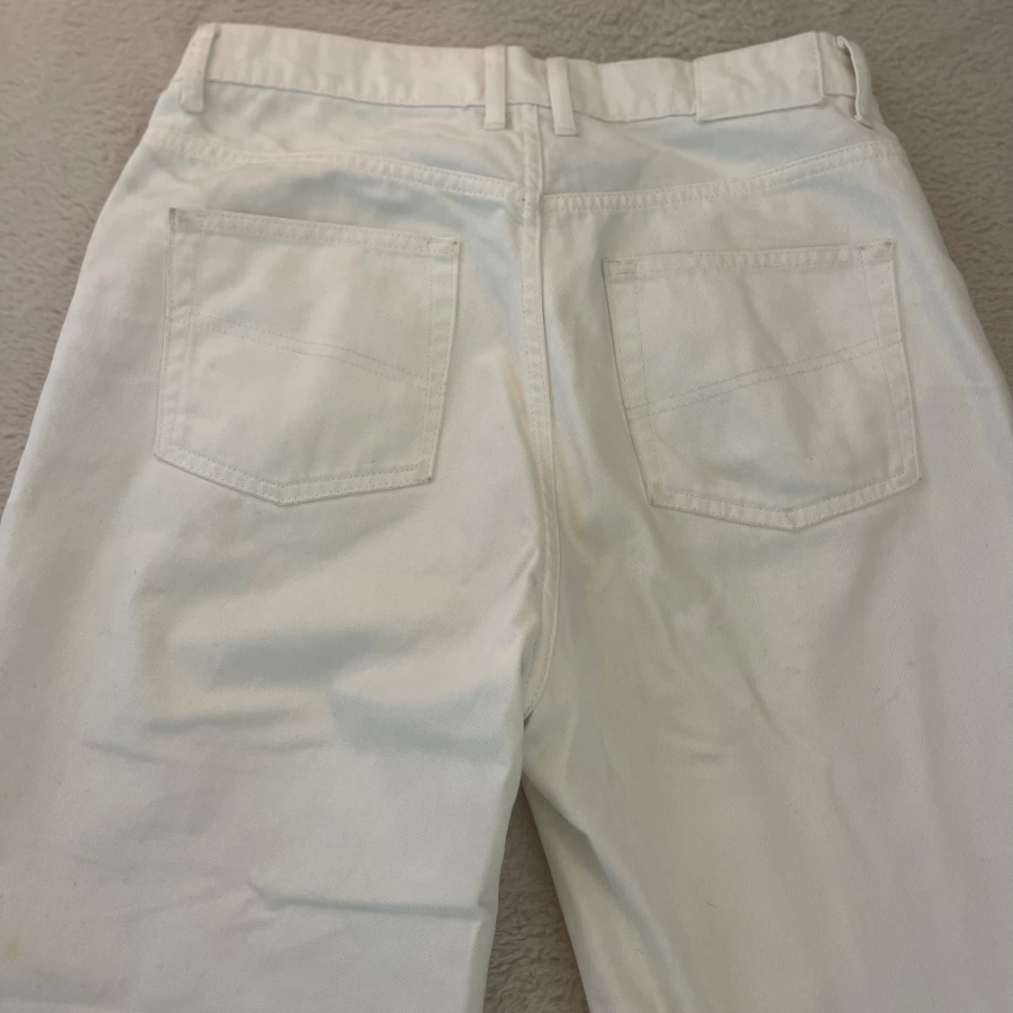 Vita raka jeans från Collusion - 2