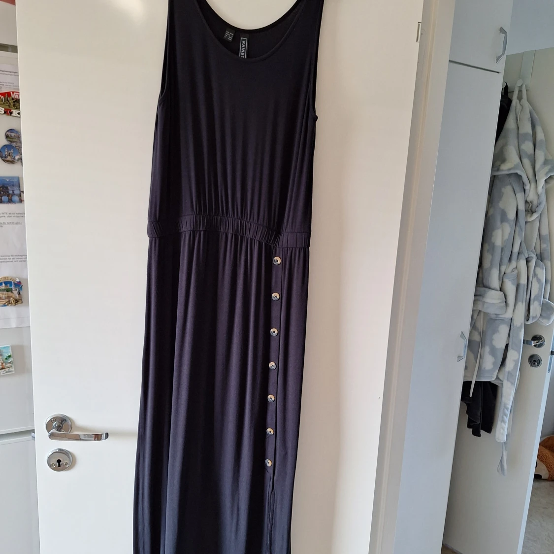 Svart långklänning från Rainbow