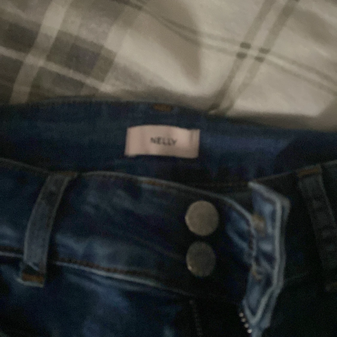Blå jeans från Nelly med fickdetaljer - 3