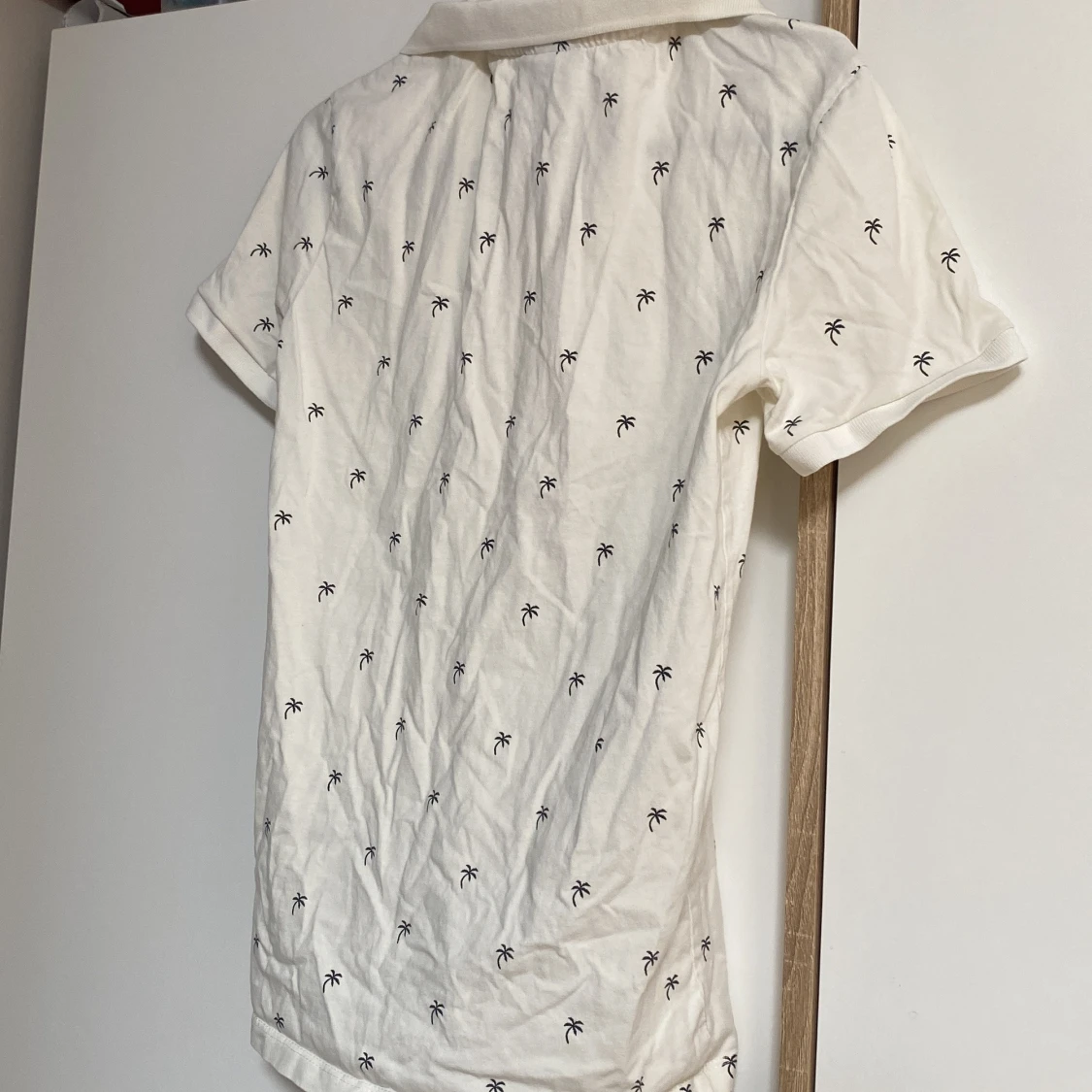 Vit pikétröja med palmmönster H&M XS - 1