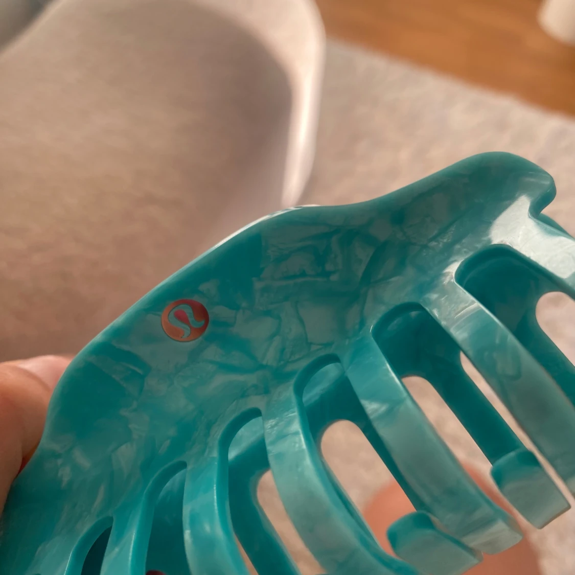 Turkos hårklämma från Lululemon - 1