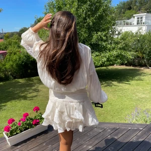 Trendig klänning Gina tricot - Superfin klänning från Gina. Slutsåld på hemsidan. Alldeles ny med prislapp kvar. Kan diskutera priset!