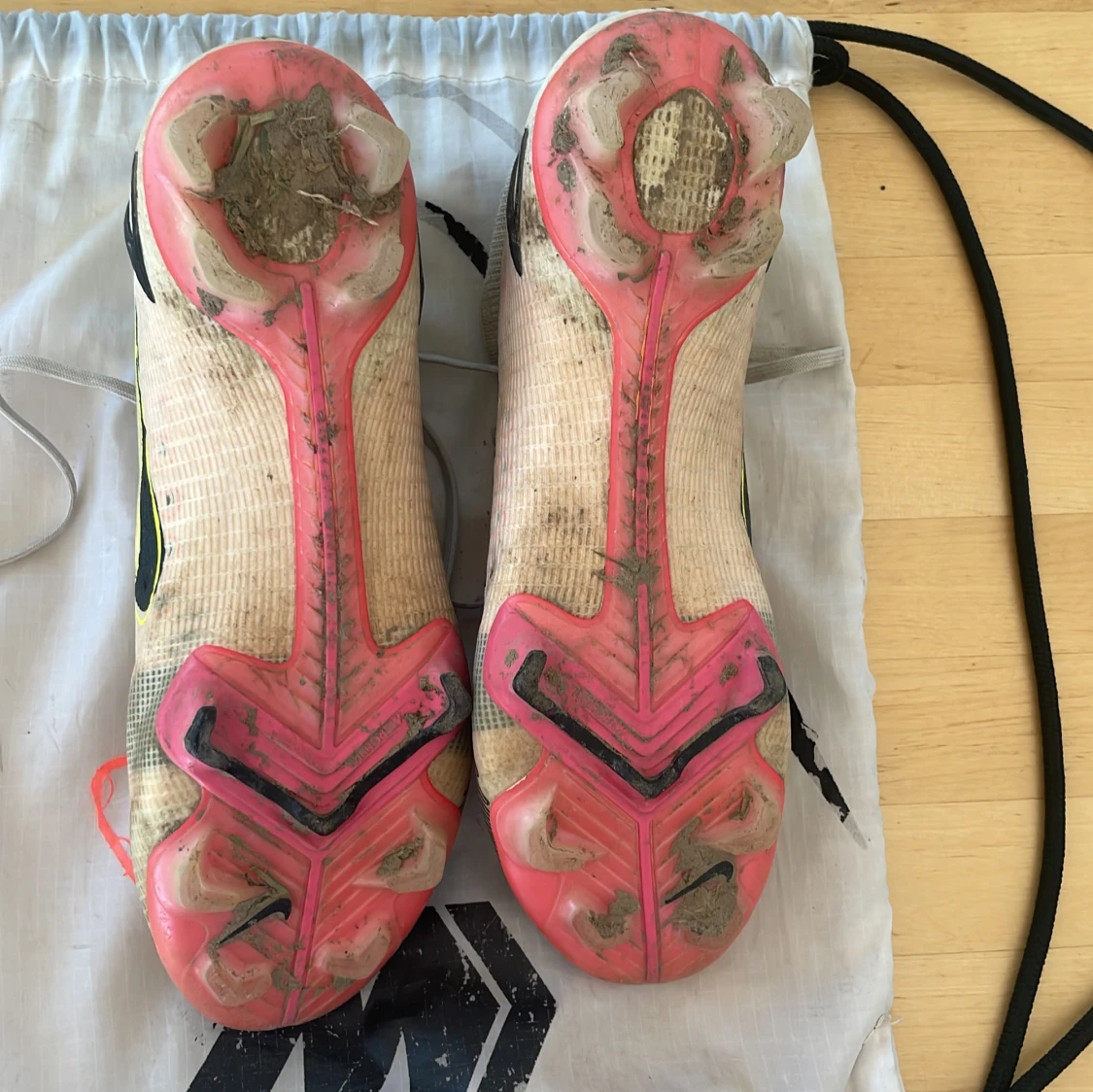 Nike Mercurial fotbollsskor vit/rosa - 1