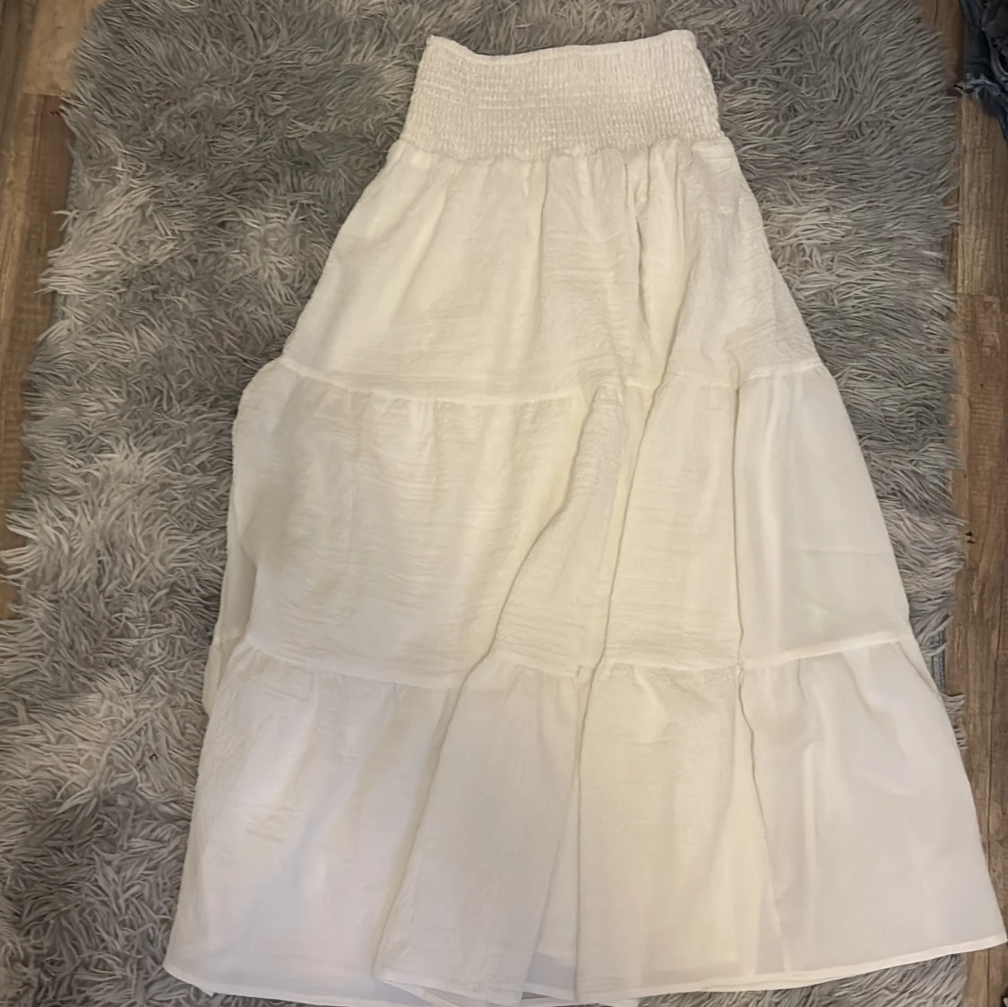 Vit långkjol från SHEIN XS