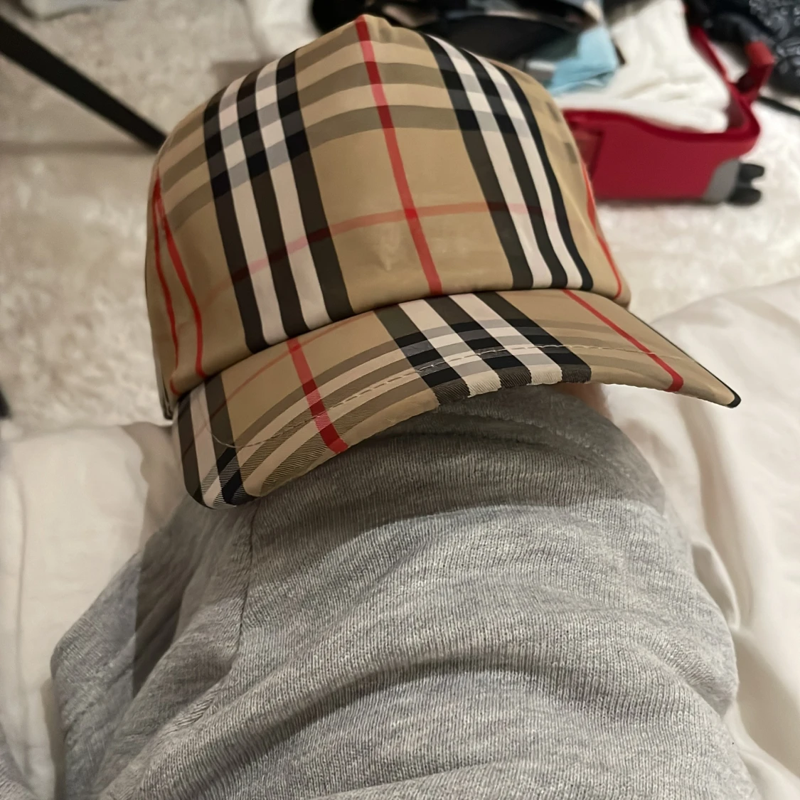 Rutig keps från Burberry i beige