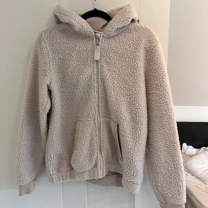 Kofta  - Kofta från H&M i storlek 146/152 