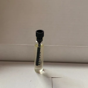 Vanilla Sass - Vanilla Sass test ifrån essnce!! Endast testad, finns fler tester på min profil!!💕Inspererad av Burberry godess!