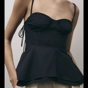 Zara topp - Topp från Zara i strl M, helt ny då den tyvärr var för liten på mig 