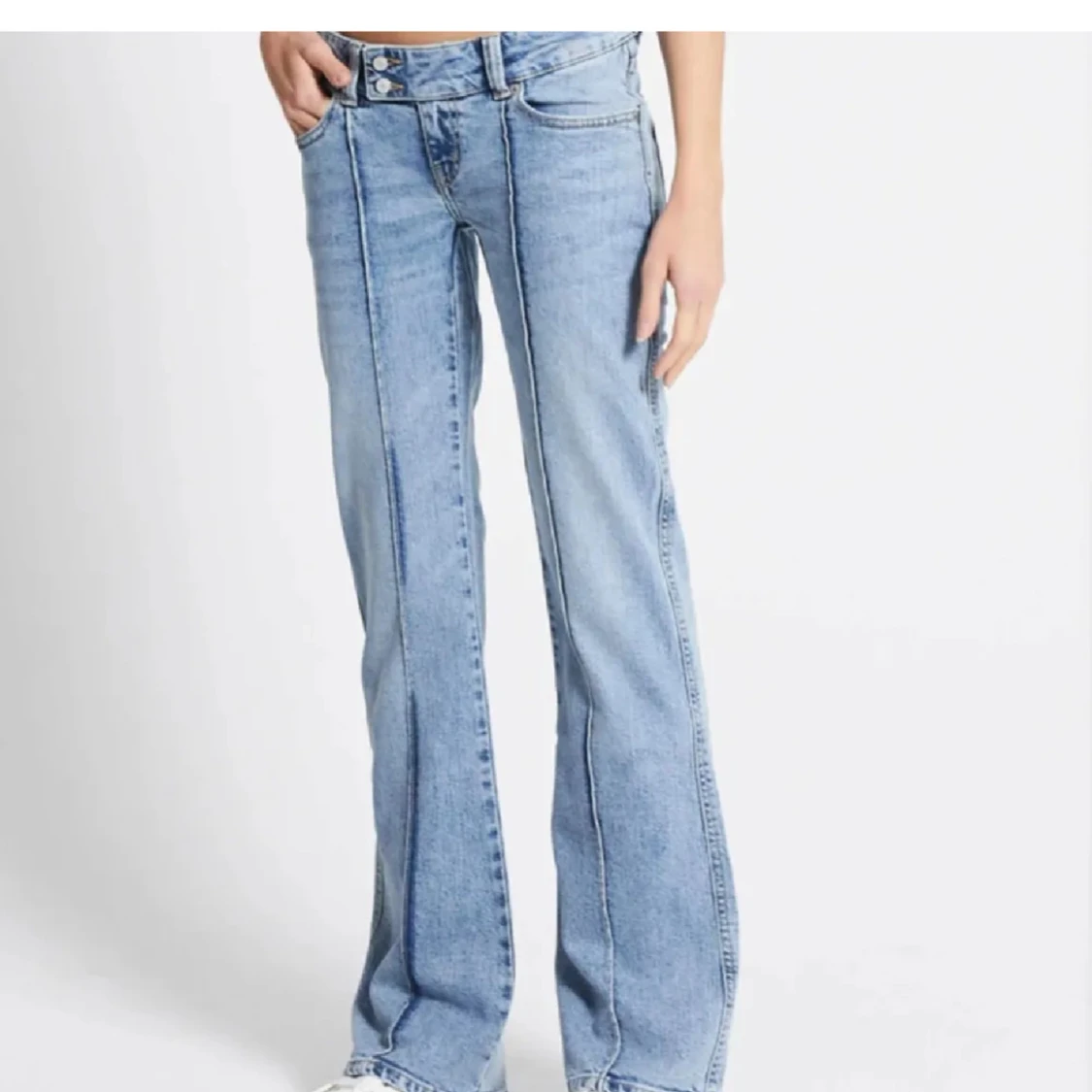 Ljusblå bootcut jeans - 1