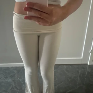 Vita/beiga yogapants - Helt nya, aldrig använt