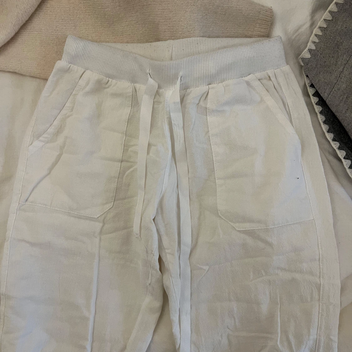 Vita lågmidjade linnebyxor - 1