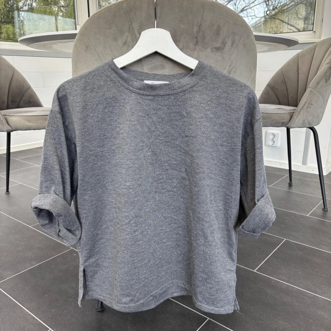 Mörkgrå basic tröja