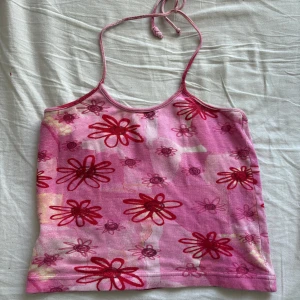 Rosa blommig halterneck  - Söt blommig halterneck från vintage butik 🌷 