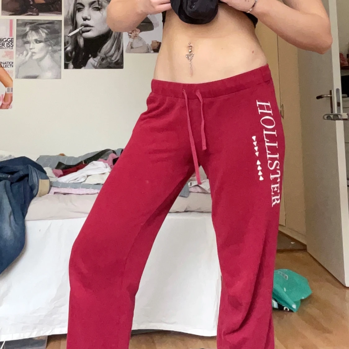 Röda mjukisbyxor från Hollister