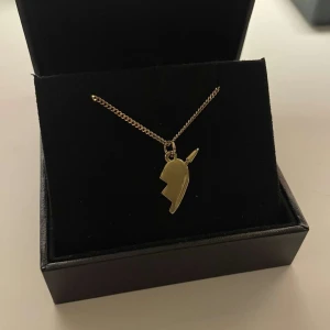 Maria Nilsdotter  - Fint halsband som Maria Nilsdotter 