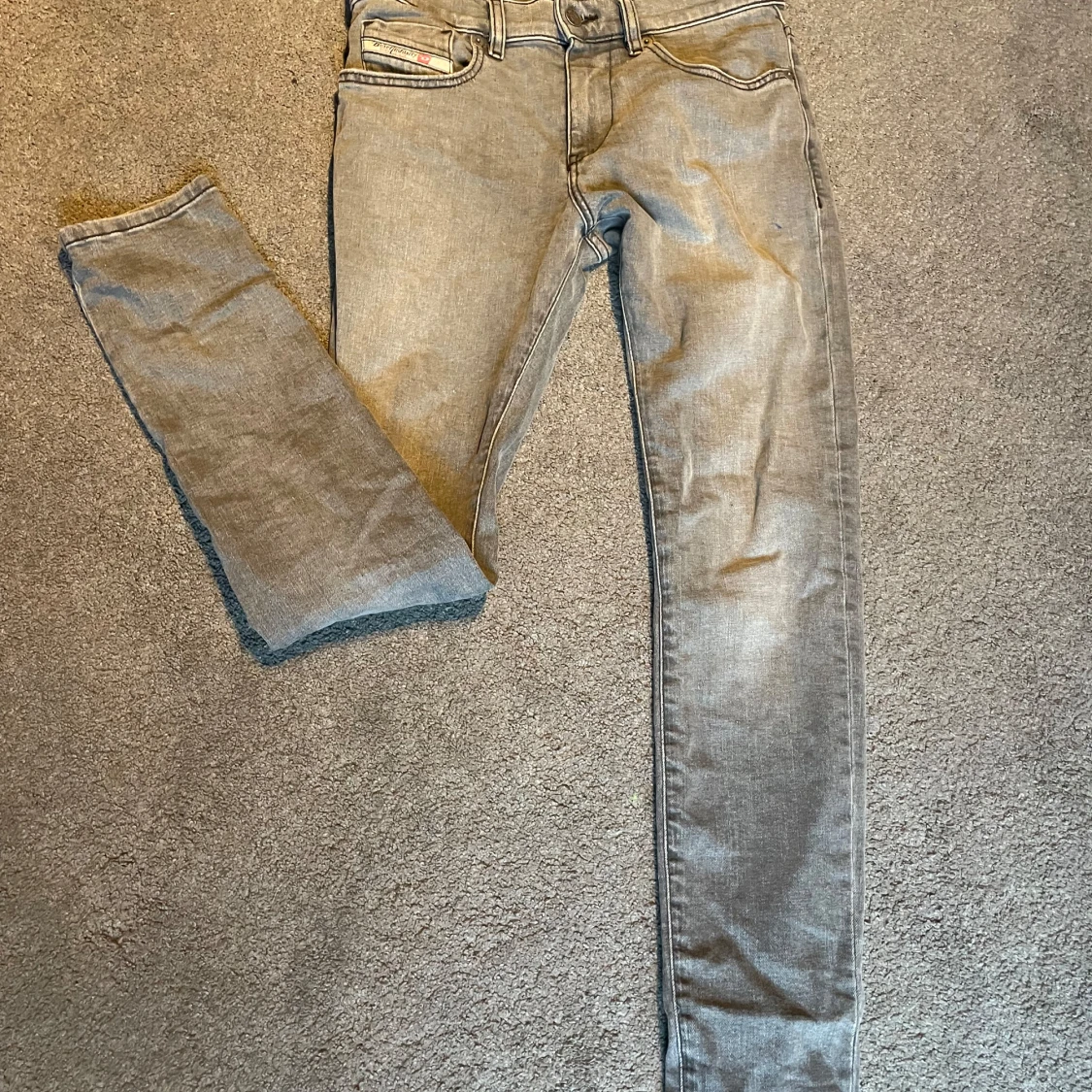 Grå jeansbyxor från Diesel Industry