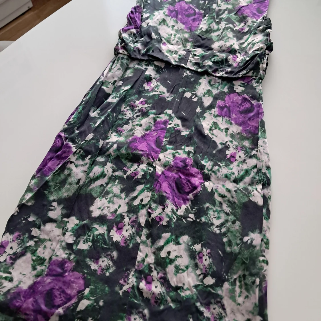 Blommig långklänning HUGO BOSS i siden. - 2