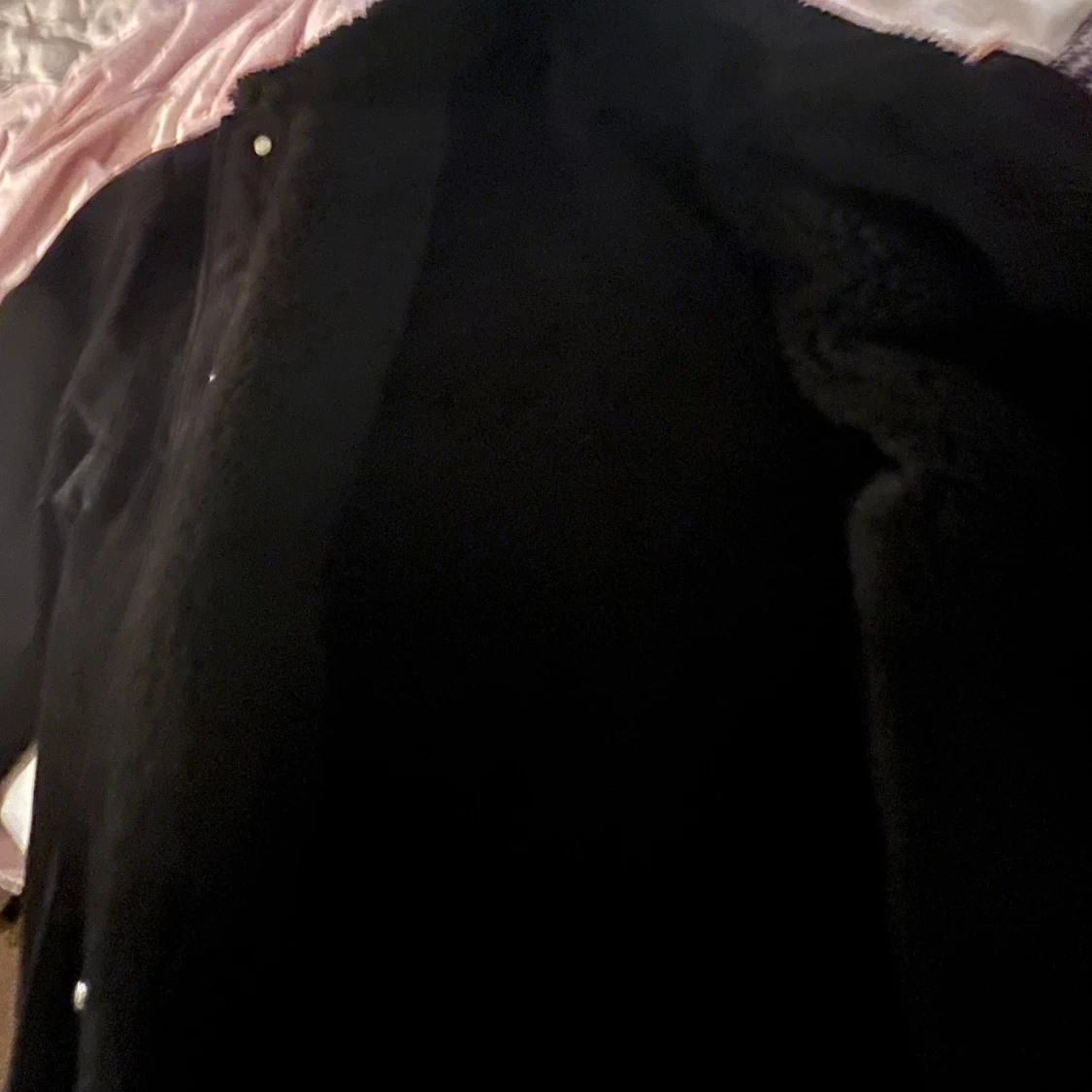 Svart teddyjacka i jeansmodell - 1