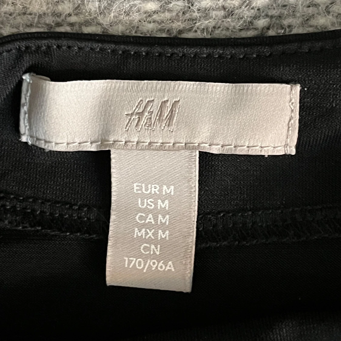 Svart ärmlös topp - 4