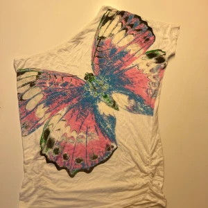 2000s shirt - min mammas gamla tröja sen nöt hon var ung.