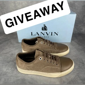 ‼️GIVEAWAY‼️ FÖLJ STEGEN NEDAN 👇🏼👀 - För att delta: 	1.	Gilla annonsen ✅ 	2.	Dela den här annonsen med två polare ✅ 	3.	Följ mig här på Plick ✅ 👉🏼 Extra stor chans att vinna om du köper nåt från min profil! (Alla som handlar får dubbla entries 💥) Vinnare lottas ut när jag når 100 följare här på Plick.