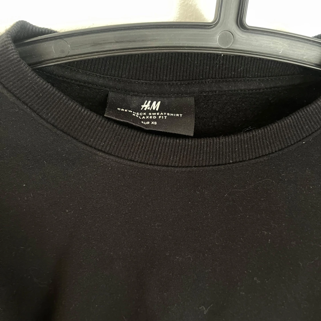 Svart sweatshirt från H&M Relaxed Fit - 1