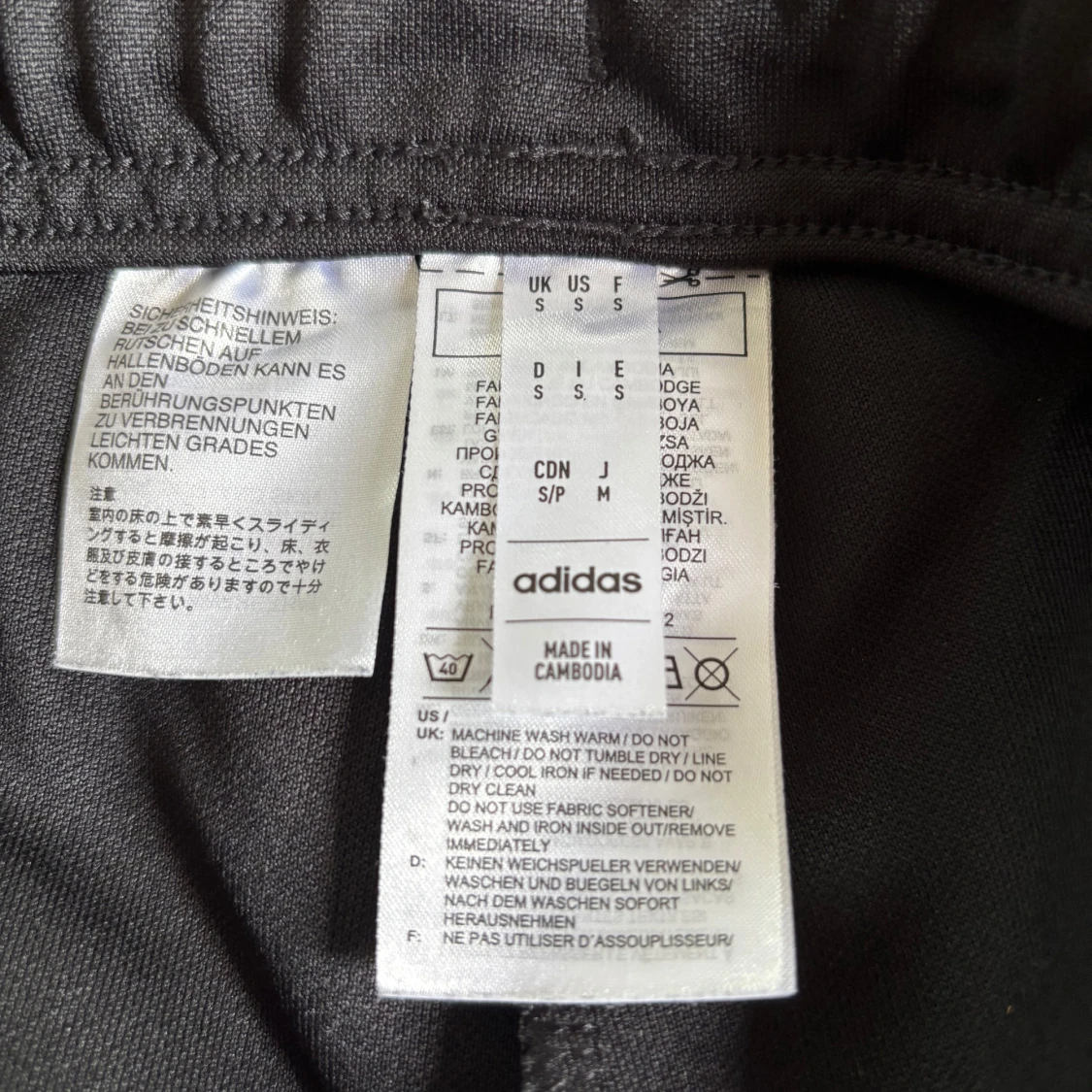 Svarta Adidas träningsbyxor S - 2