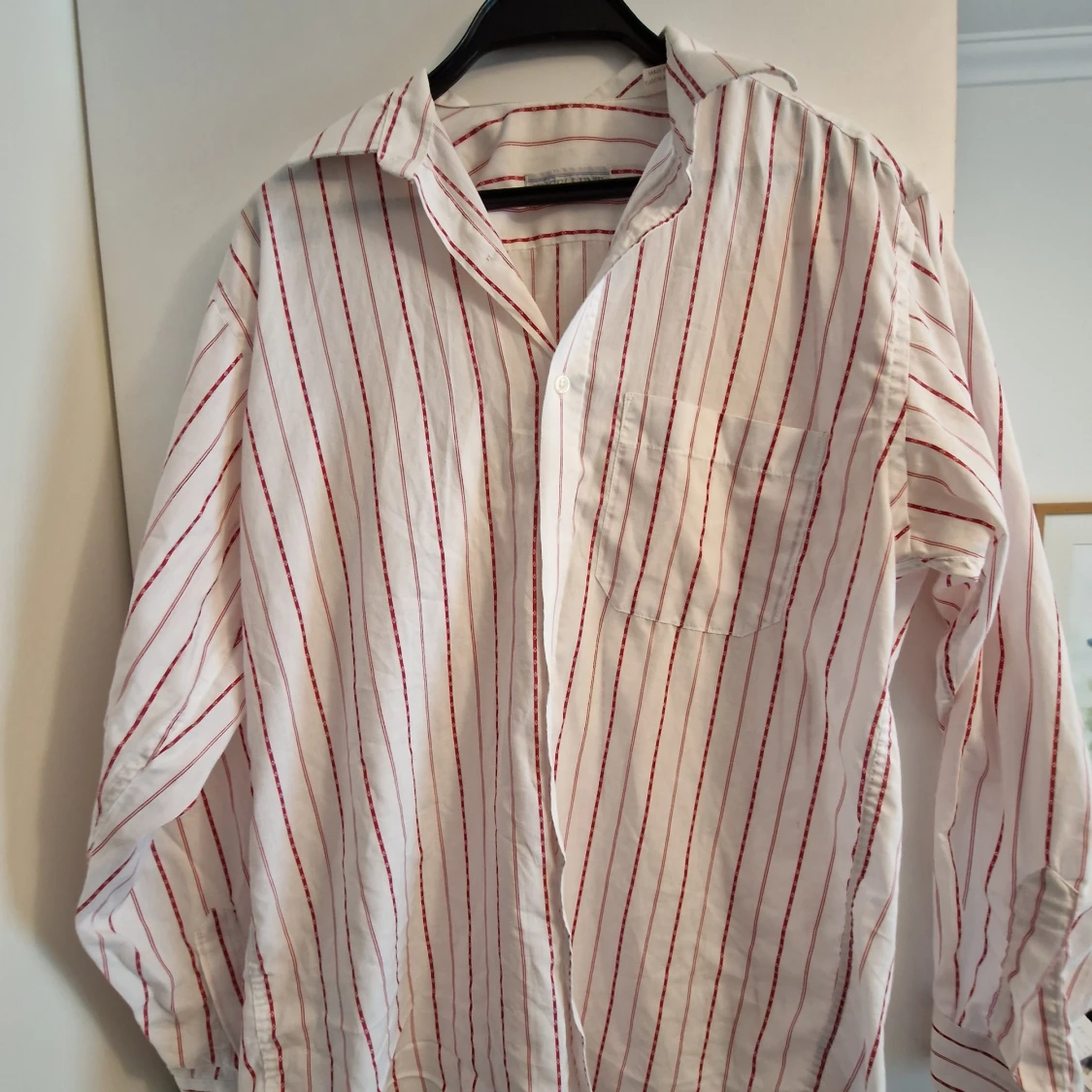 Vit och röd randig skjorta Excellent