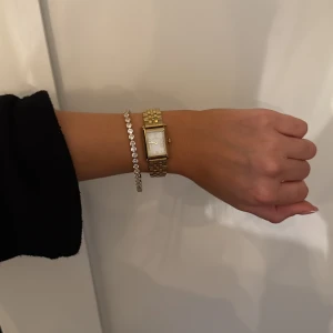 MOCKBERG KLOCKA  - TIMELESS GOLD MOCKBERG nypris 1 599sek 