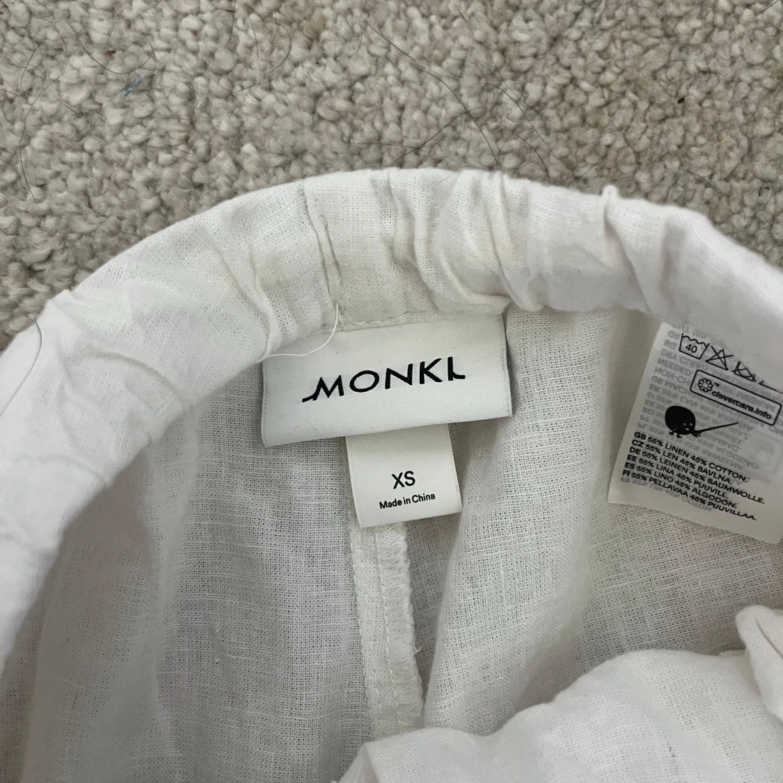 Vita linnebyxor från Monki XS - 1