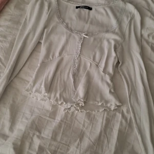 Vit topp  - Jättesöt vit topp!!