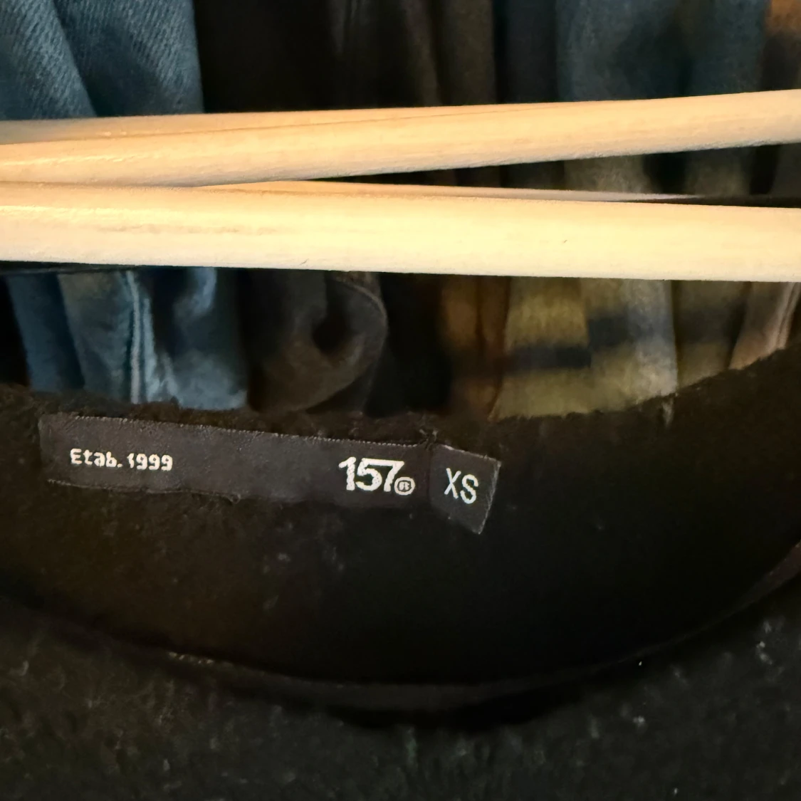 Svart stickad tröja från 157 XS - 1