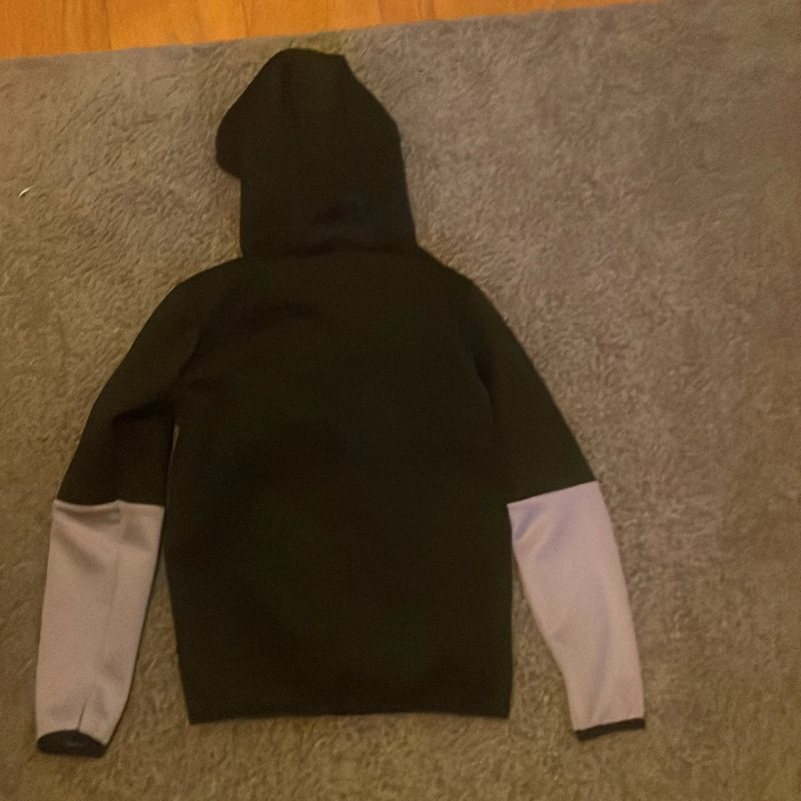 Snygg hoddie  - 1