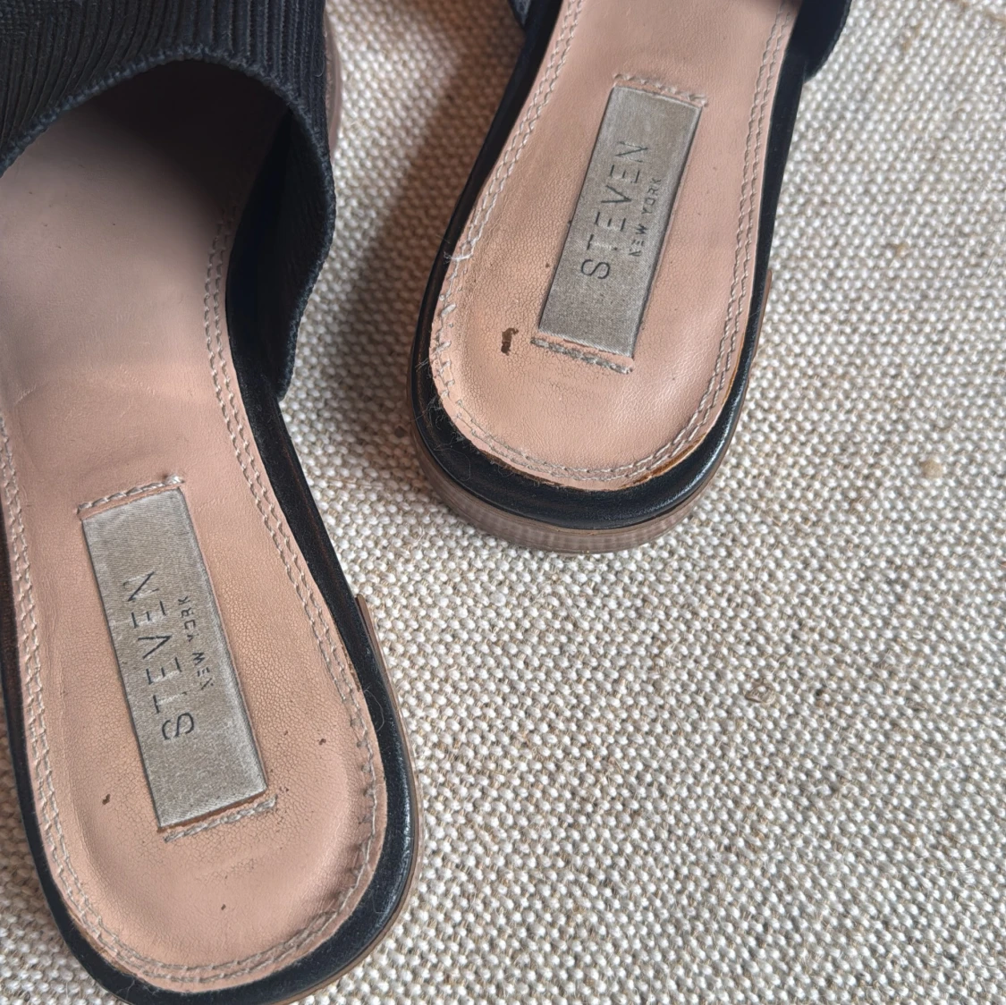 Svarta slip-in skor från Steven New York - 2