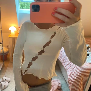 Snygg topp  - Snygg topp från na-kd! Använd en gång!