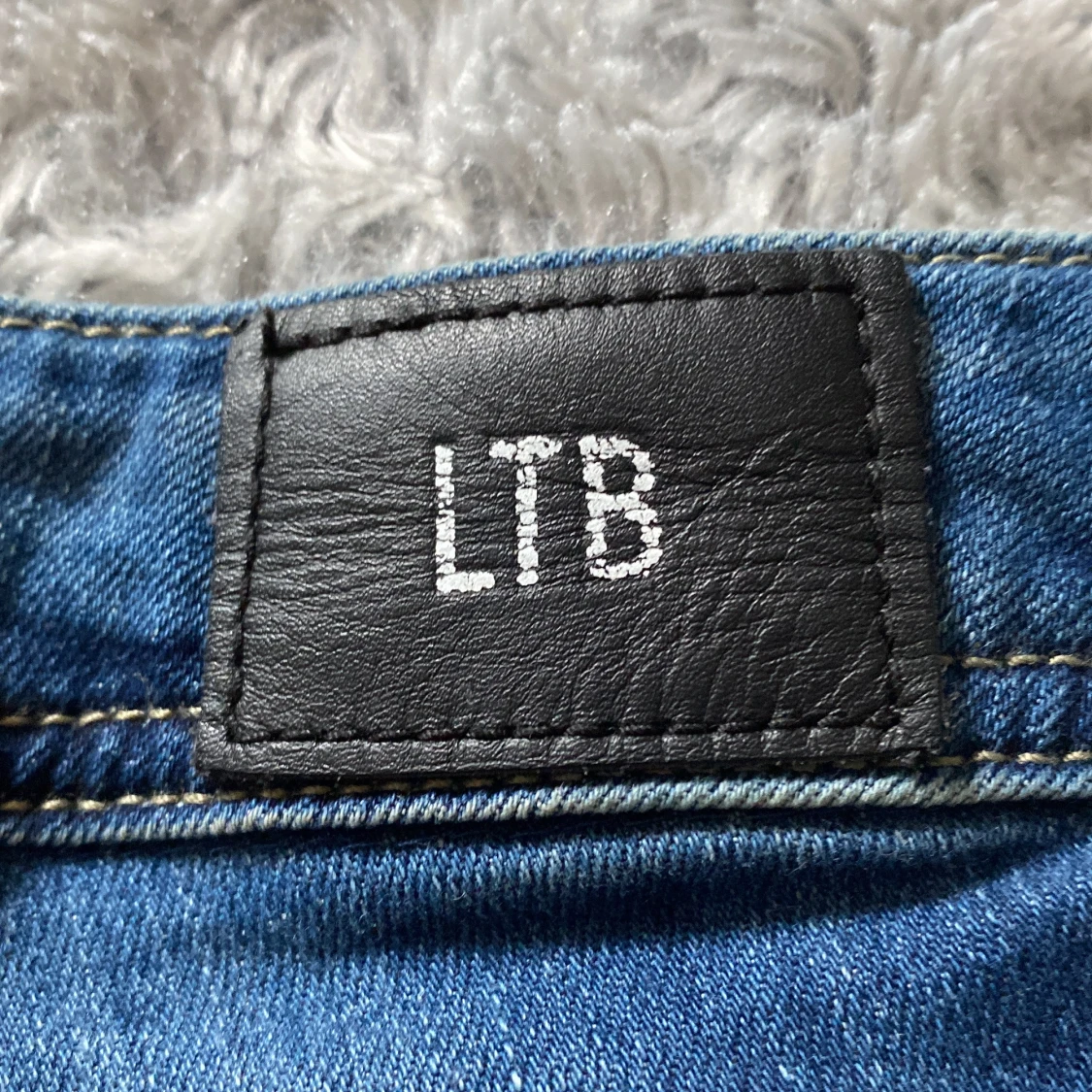 Blå bootcut jeans från LTB, 28/32 - 2